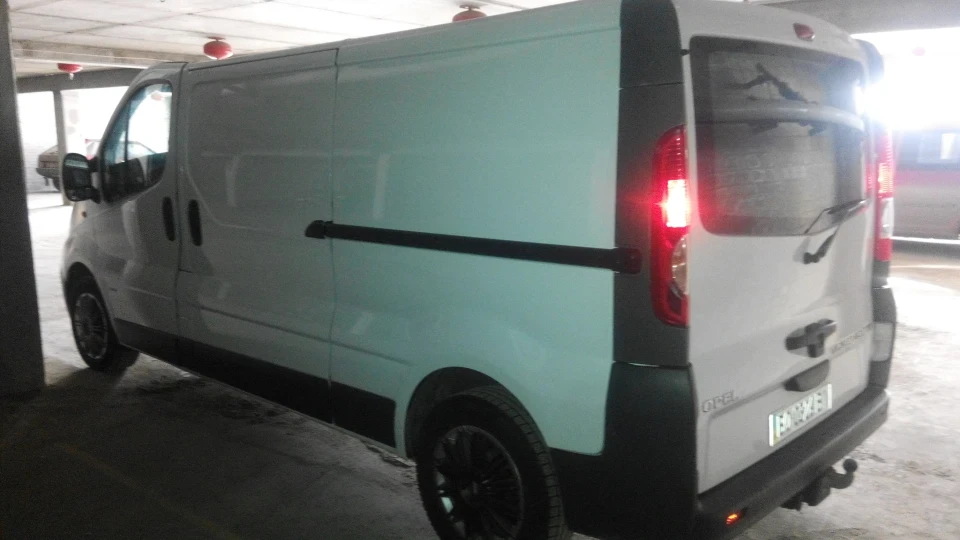 Opel Vivaro 2,5 CDTI WHITE ANGEL 5