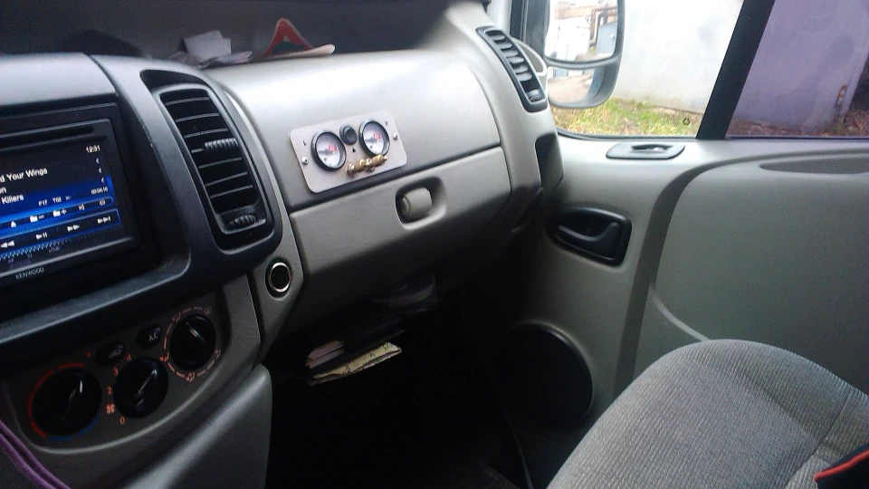 Opel Vivaro 2,5 CDTI 4