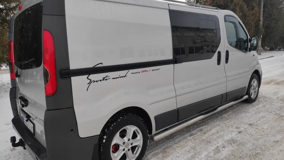 Opel Vivaro 2.5 CDTI 3