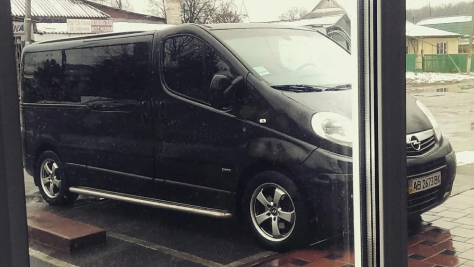 Opel Vivaro 2.5 long 4