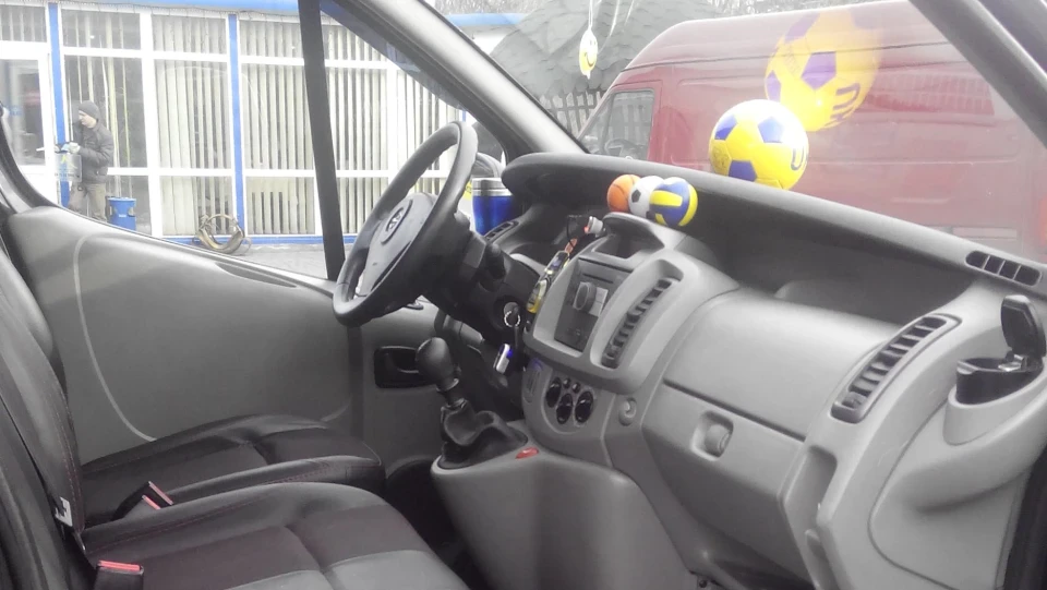 Opel Vivaro 2.5 турбо 3