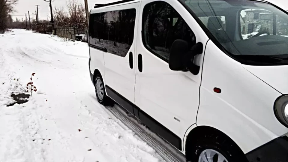 Opel Vivaro 2.5 4