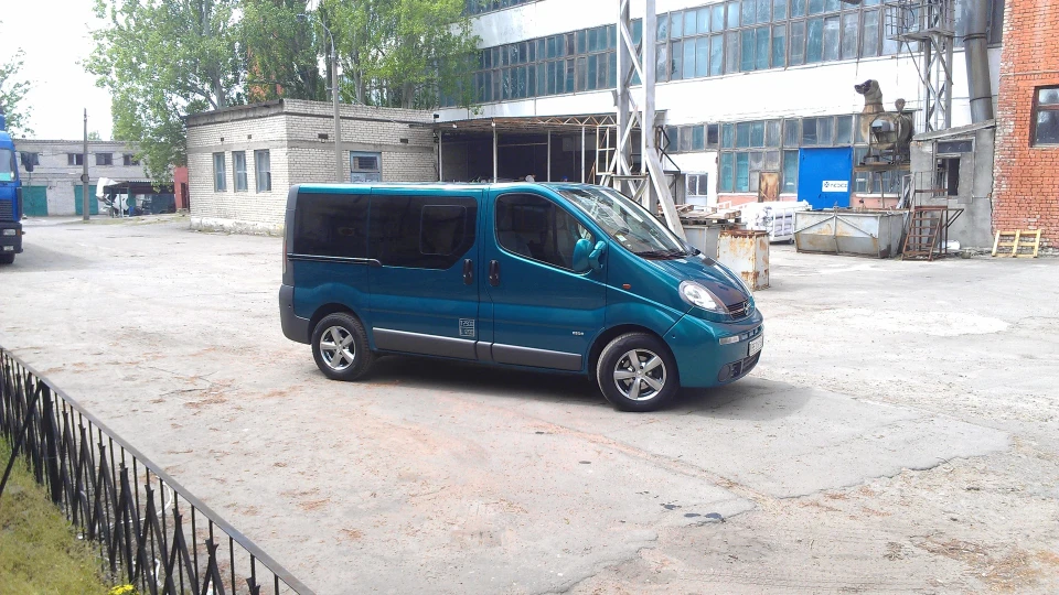 Opel Vivaro 2.5 3