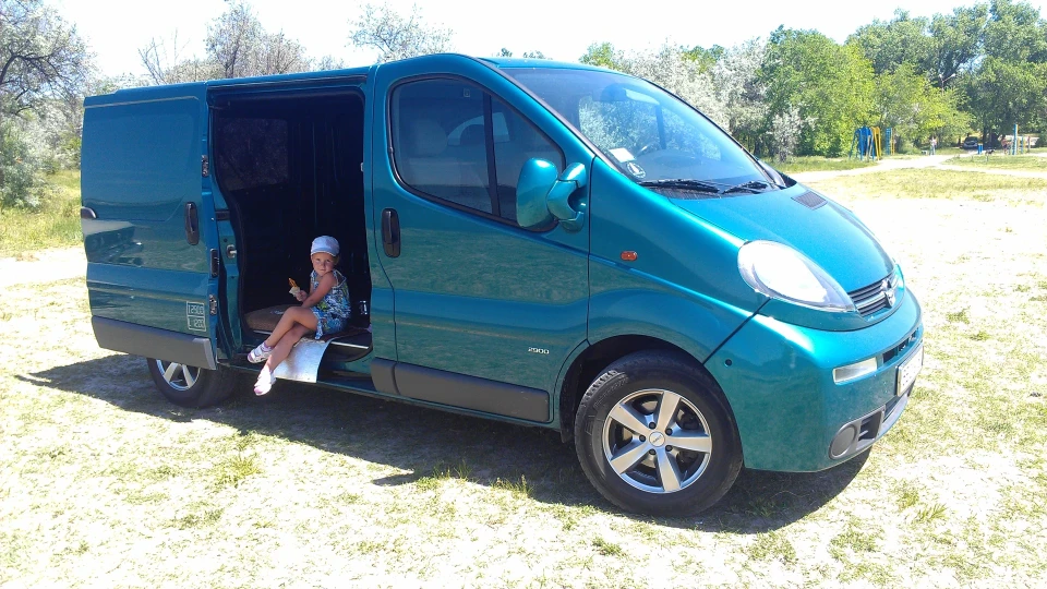 Opel Vivaro 2.5 4
