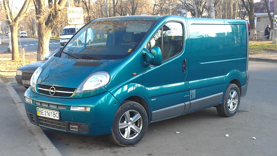 Opel Vivaro 2.5 5