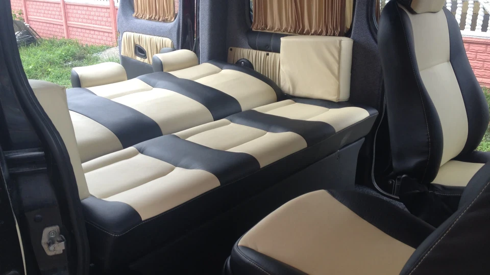 Opel Vivaro 2500 автомат чорний 5