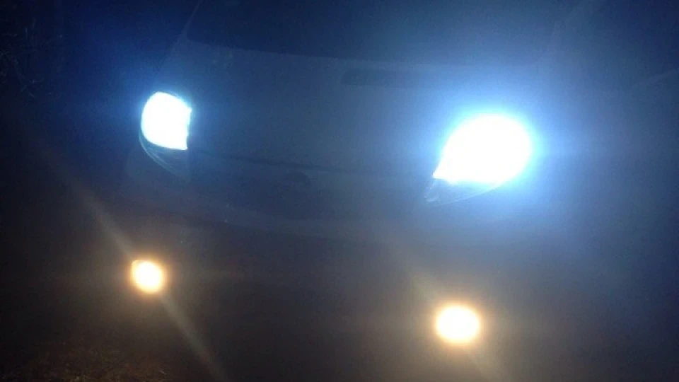 Opel Vivaro Біла куля 2.0 2