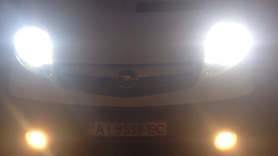 Opel Vivaro Біла куля 2.0 3