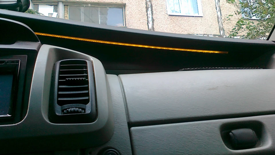 Opel Vivaro Біле на чорному 2