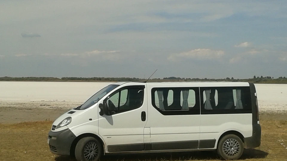 Opel Vivaro БІЛИЙ ДІЛІЖАНС
