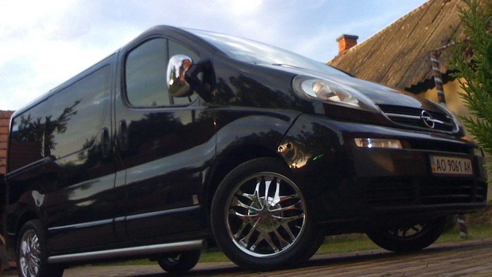 Opel Vivaro Black GANIBAL 2