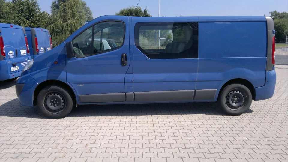 Opel Vivaro Blue sky
