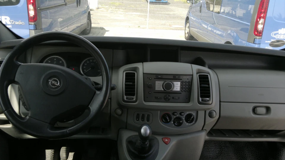 Opel Vivaro Blue sky 4