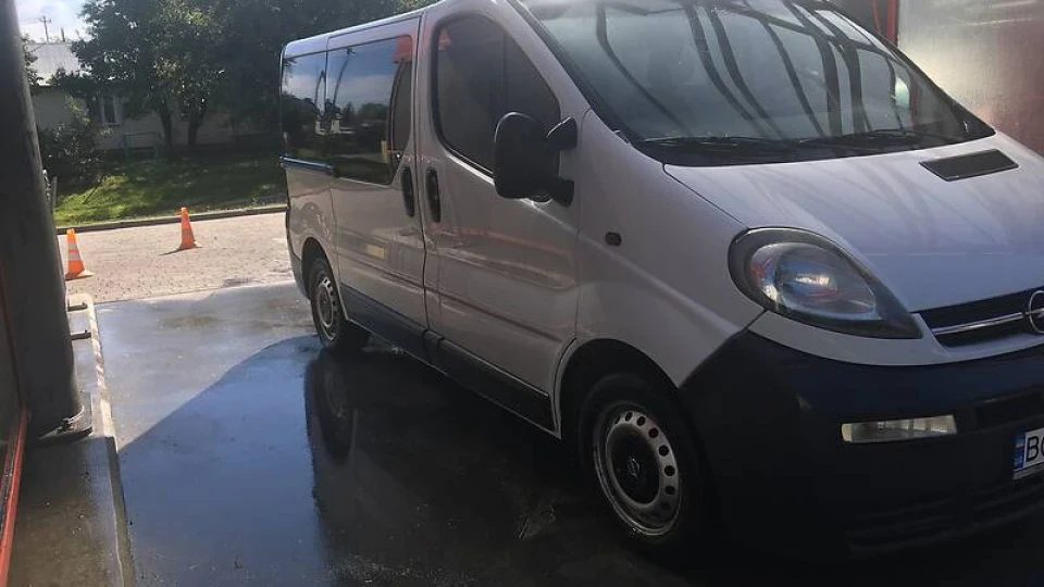 Opel Vivaro Busik
