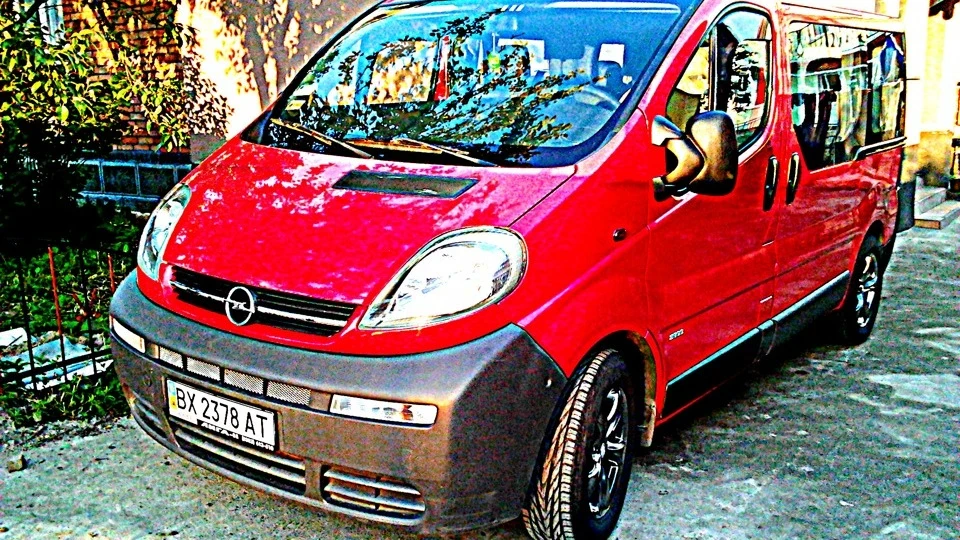 Opel Vivaro ЧаРіВнИй ВоЗиК 3