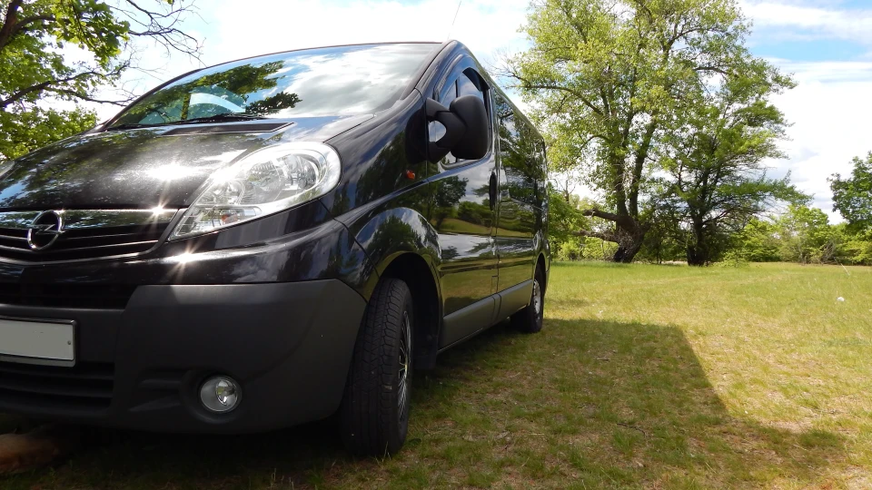 Opel Vivaro Чорна Блискавка 2.5 CDTI