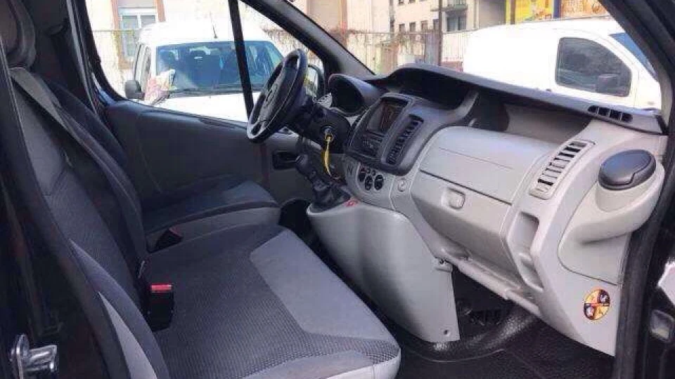 Opel Vivaro Чорний Фенікс 2.5 CDTI