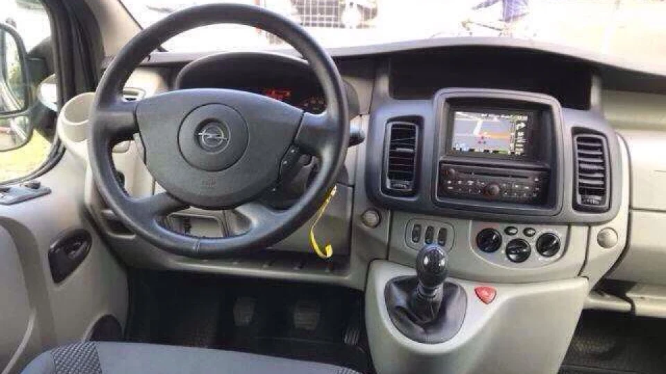 Opel Vivaro Чорний Фенікс 2.5 CDTI 2