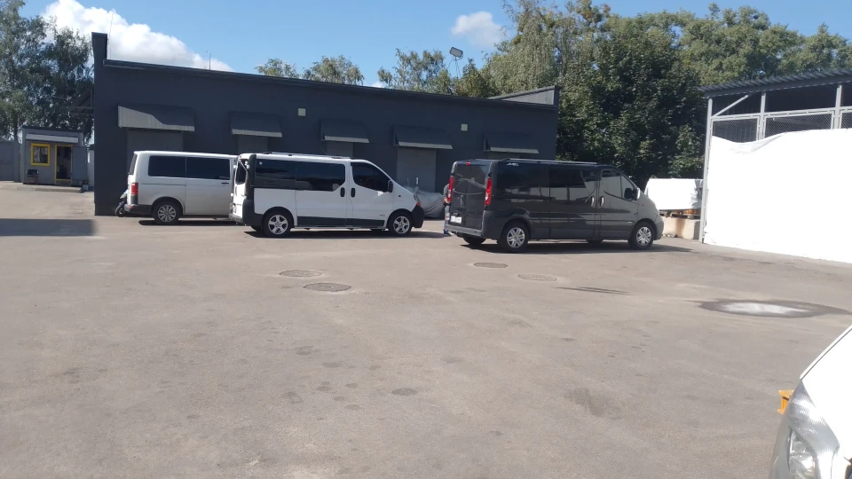 Opel Vivaro Чорний металік