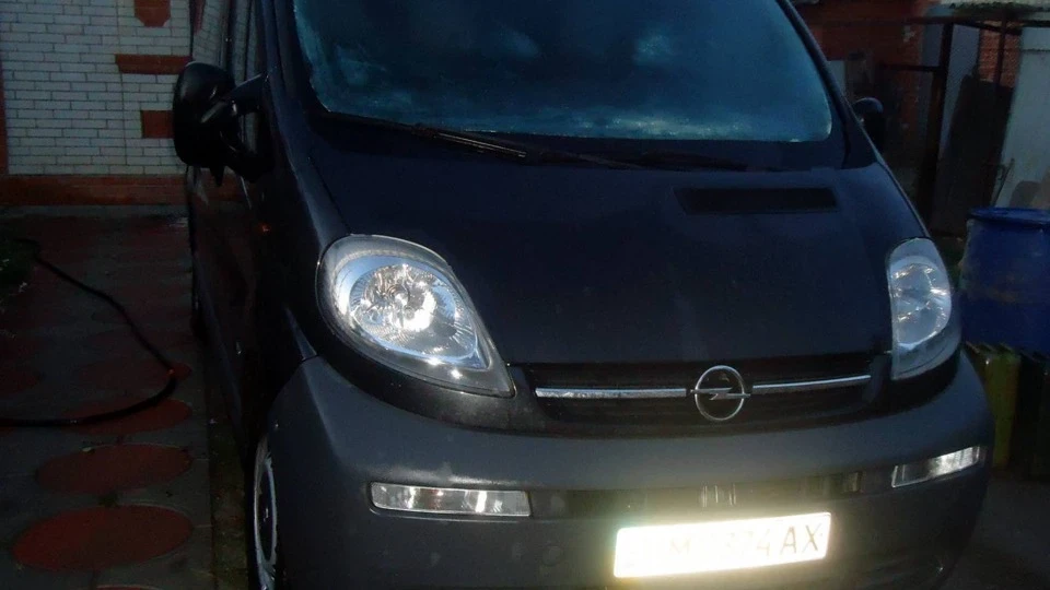 Opel Vivaro Чорний перламутр