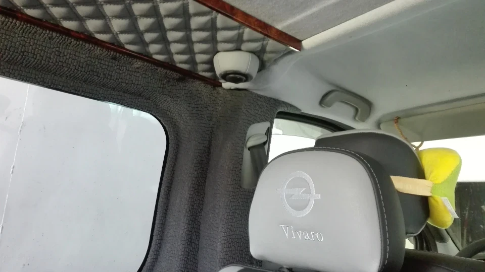 Opel Vivaro Diamond schwarz metallic 4