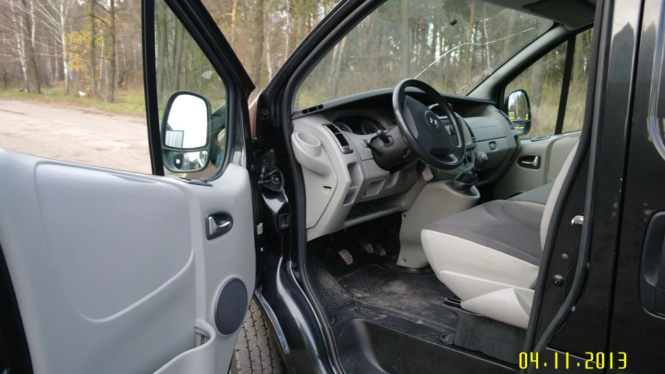 Opel Vivaro Двохосний БТР 2