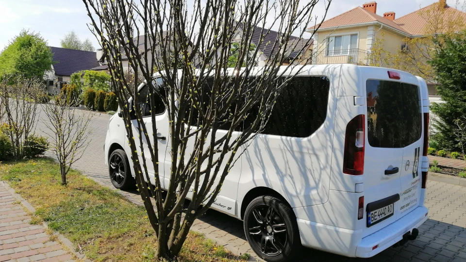 Opel Vivaro irmscher gt 001/100 2