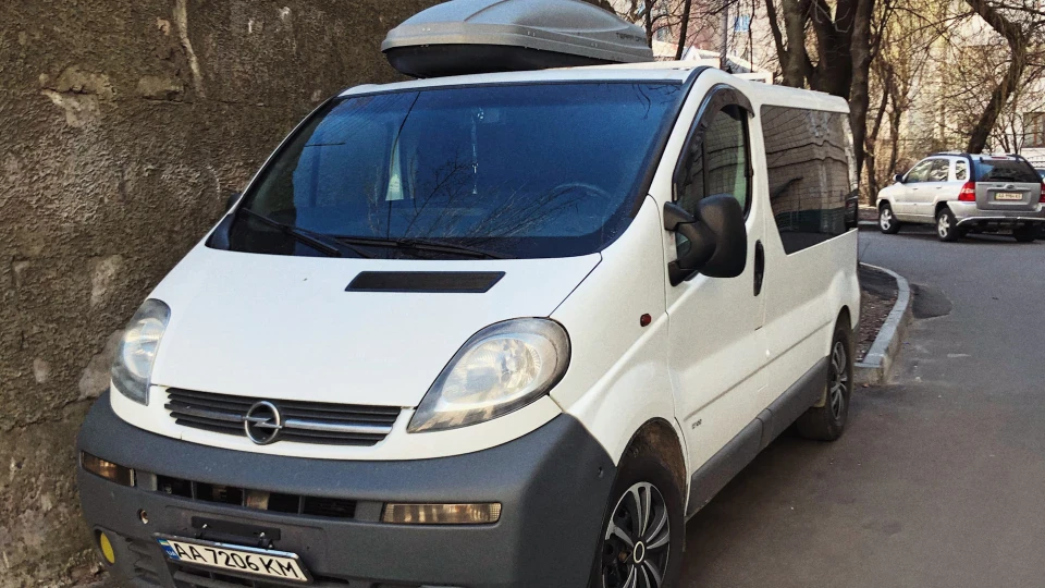 Opel Vivaro караБус