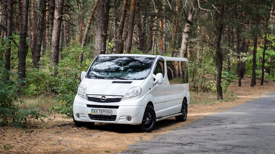 Opel Vivaro Карп-мобіль