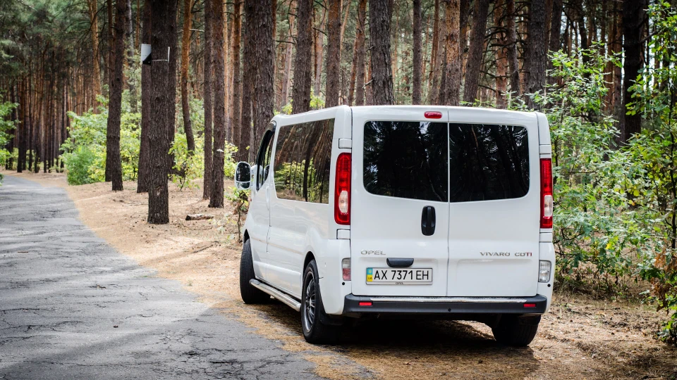 Opel Vivaro Карп-мобіль 3