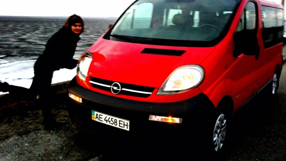 Opel Vivaro Червоний АВТОБУС 1.9 CDTI 3