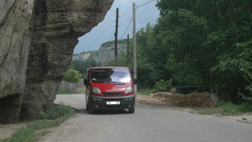 Opel Vivaro червоний ;) 2