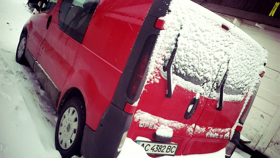 Opel Vivaro червоний ;) 5