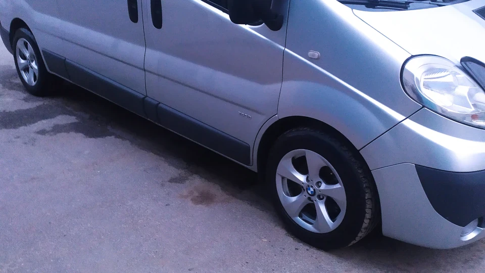 Opel Vivaro Long Passenger 3