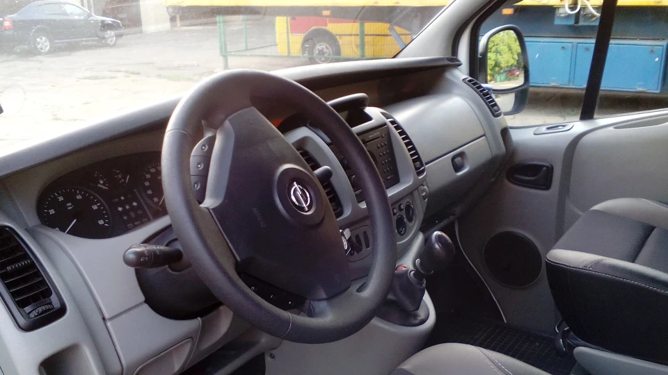 Opel Vivaro малюк 5