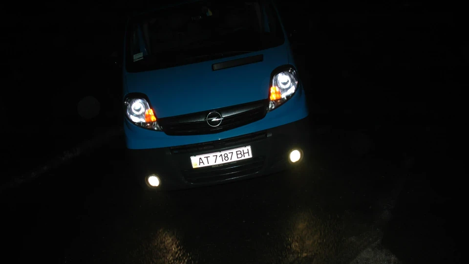 Opel Vivaro Passenger 3