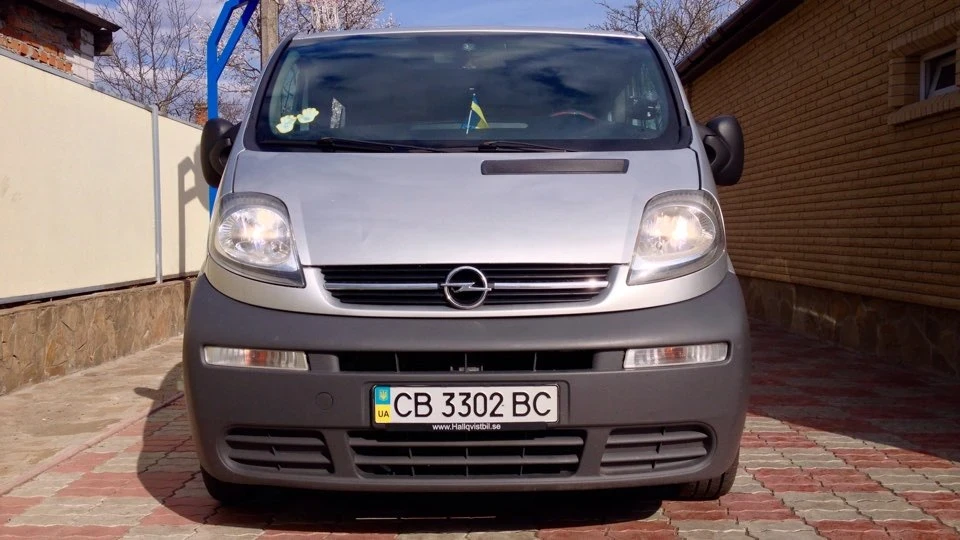 Opel Vivaro Сіренький дзига 2