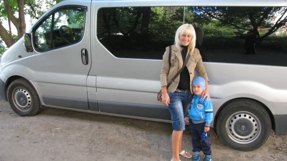 Opel Vivaro сірий 2,5