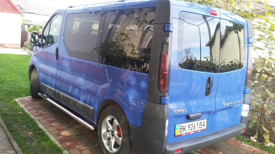 Opel Vivaro Синя запальничка 2
