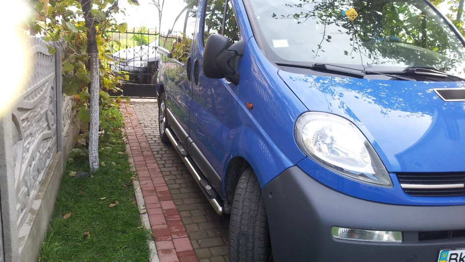 Opel Vivaro Синя запальничка 3