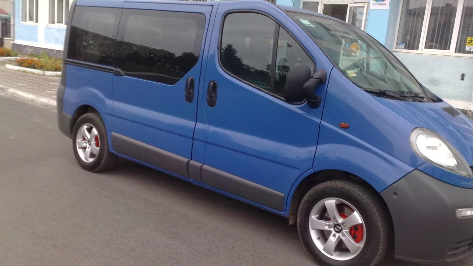 Opel Vivaro Синя запальничка 5