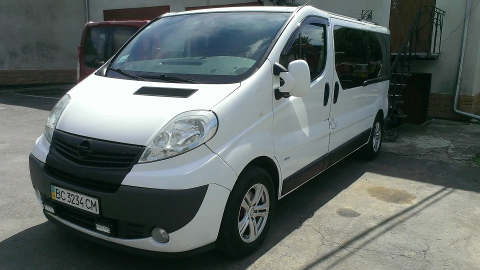 Opel Vivaro Сніжний Барс 2