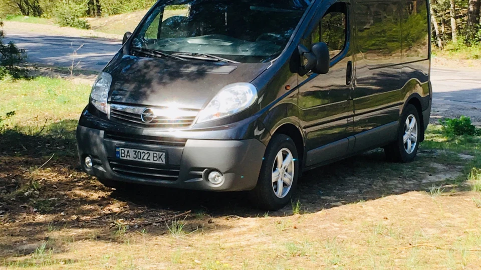 Opel Vivaro тамагочі 2.0 турбо 2