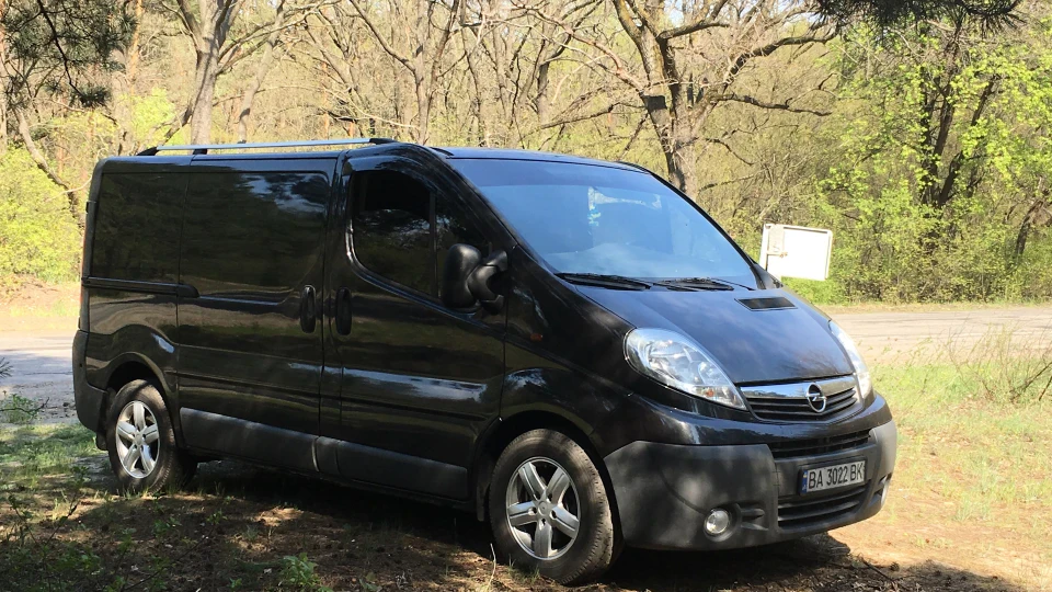 Opel Vivaro тамагочі 2.0 турбо 3