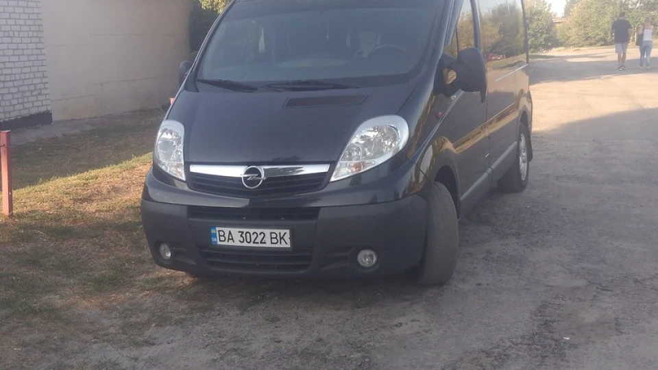 Opel Vivaro тамагочі 2.0 турбо 4