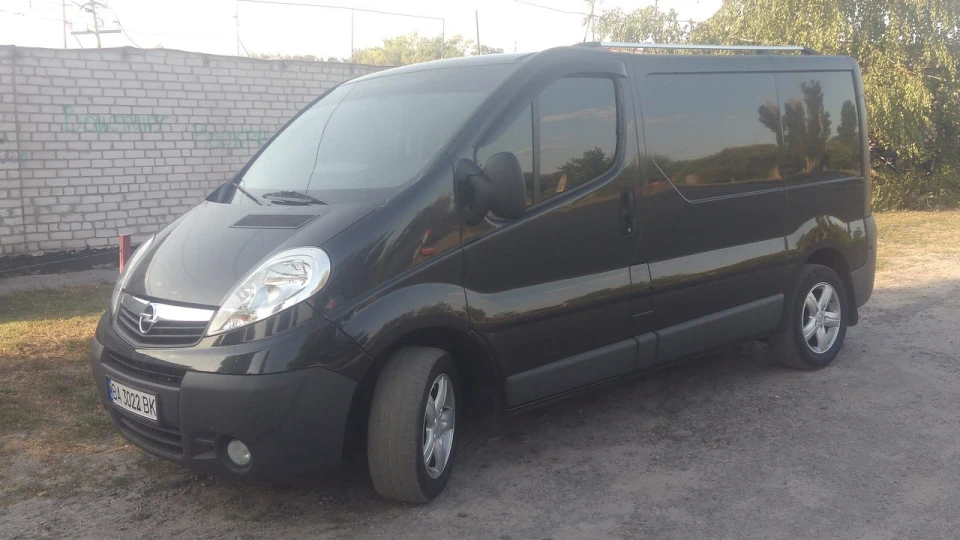 Opel Vivaro тамагочі 2.0 турбо 5