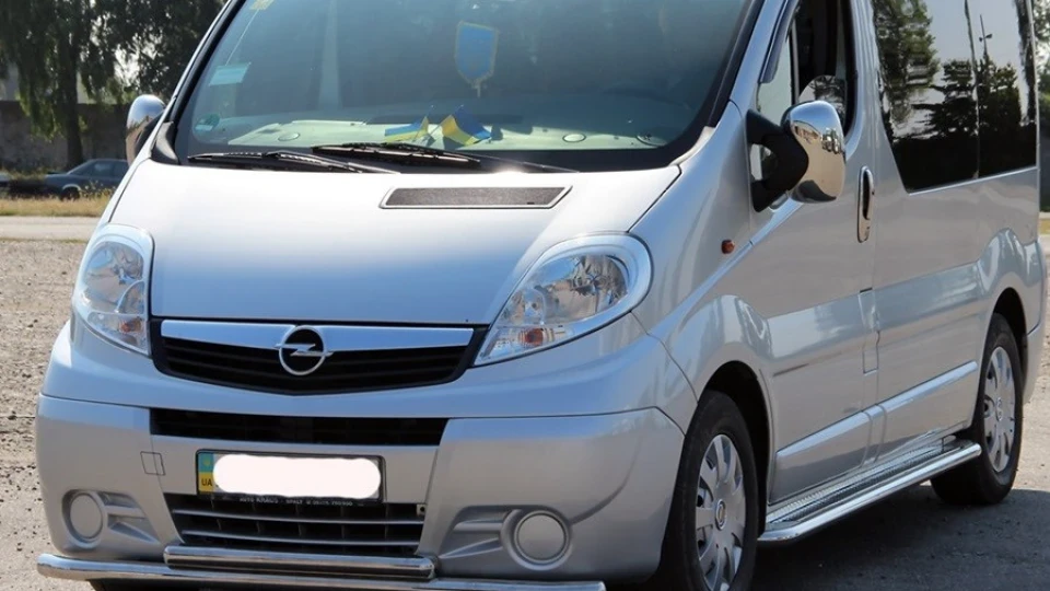 Opel Vivaro турбований автобус)))