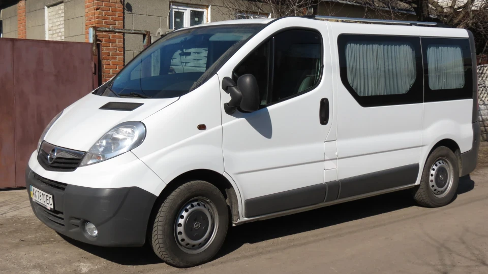 Opel Vivaro "White Forse 2.5" 3