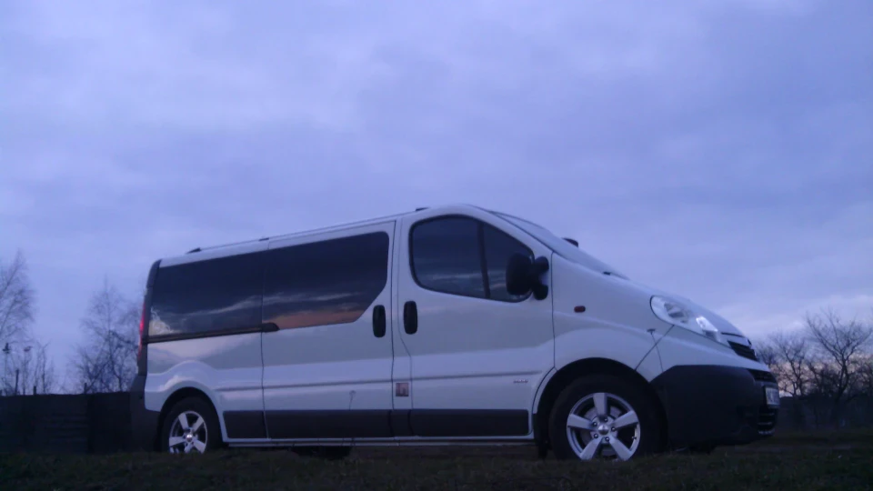 Opel Vivaro White Long 3