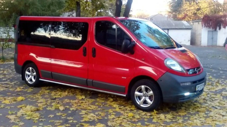 Opel Vivaro white9299 2